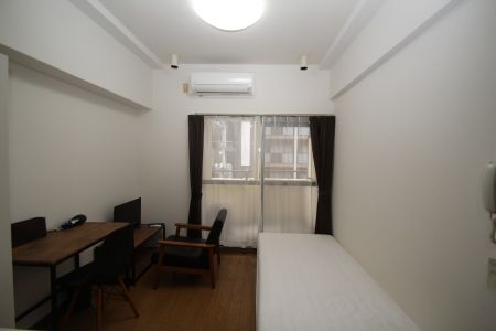 ロマネスク博多駅前　J　【敷地内駐車場有】