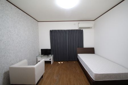 ヴィレッジナウ岡本　1階