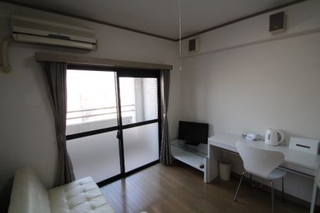 モントーレ天神　C　【敷地内駐車場】